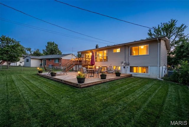 2165 E Humes Lane, Florissant, MO 63033