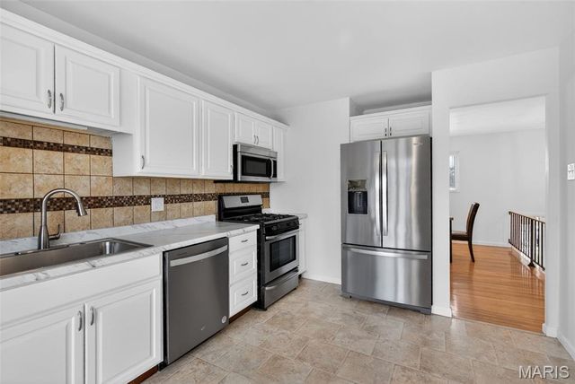 2165 E Humes Lane, Florissant, MO 63033