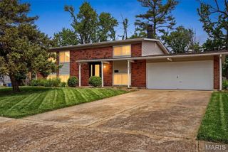 2165 E Humes Lane, Florissant, MO 63033