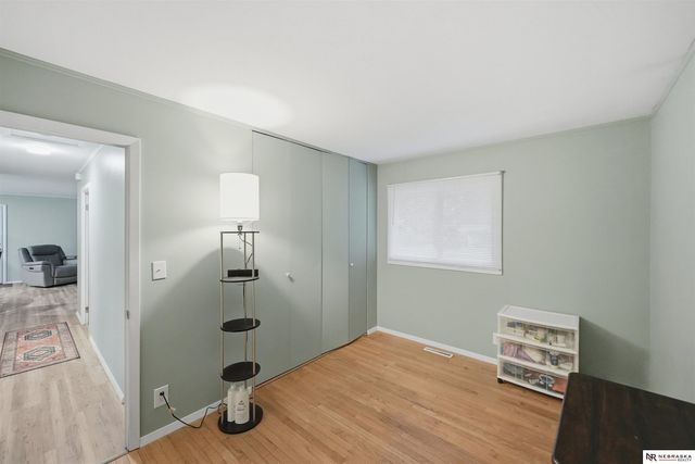 200 E Cherrywood Drive, Lincoln, NE 68510