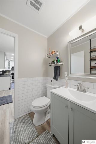 200 E Cherrywood Drive, Lincoln, NE 68510