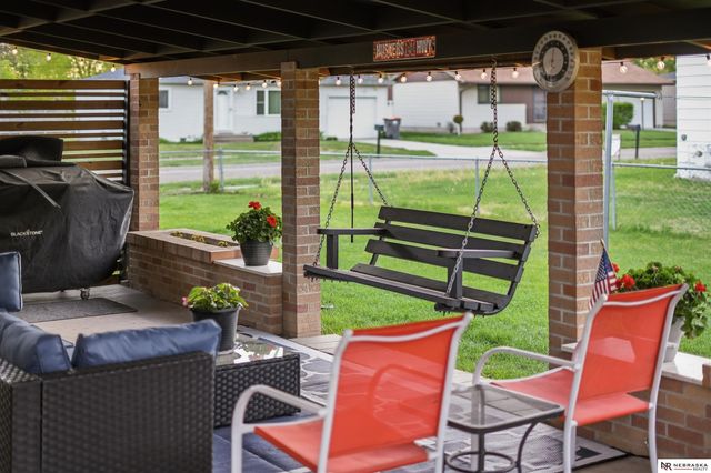200 E Cherrywood Drive, Lincoln, NE 68510