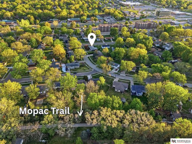 200 E Cherrywood Drive, Lincoln, NE 68510