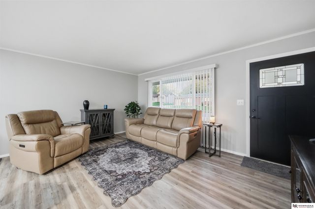 200 E Cherrywood Drive, Lincoln, NE 68510