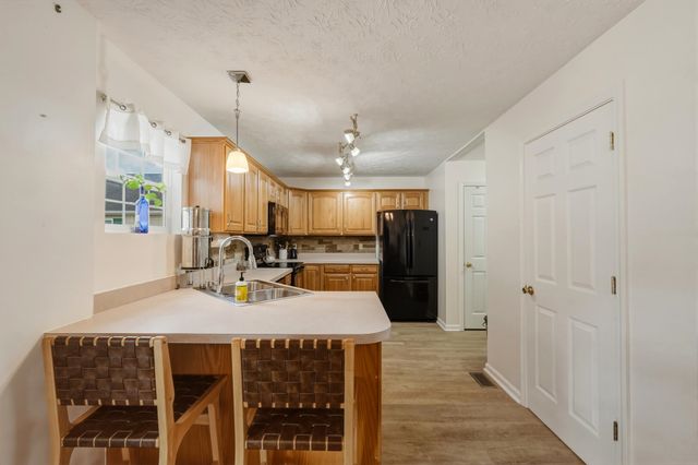 80 Palm Drive, Huntington, WV 25705