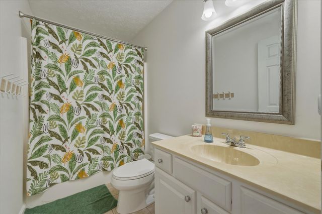 80 Palm Drive, Huntington, WV 25705