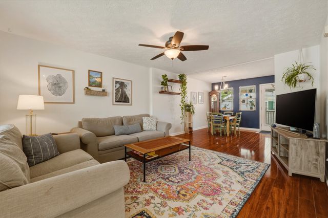80 Palm Drive, Huntington, WV 25705