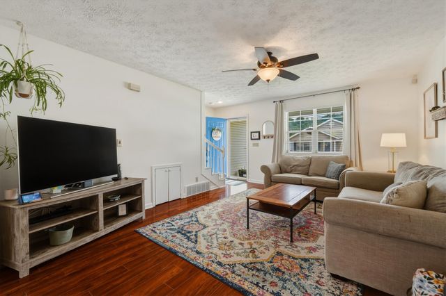 80 Palm Drive, Huntington, WV 25705