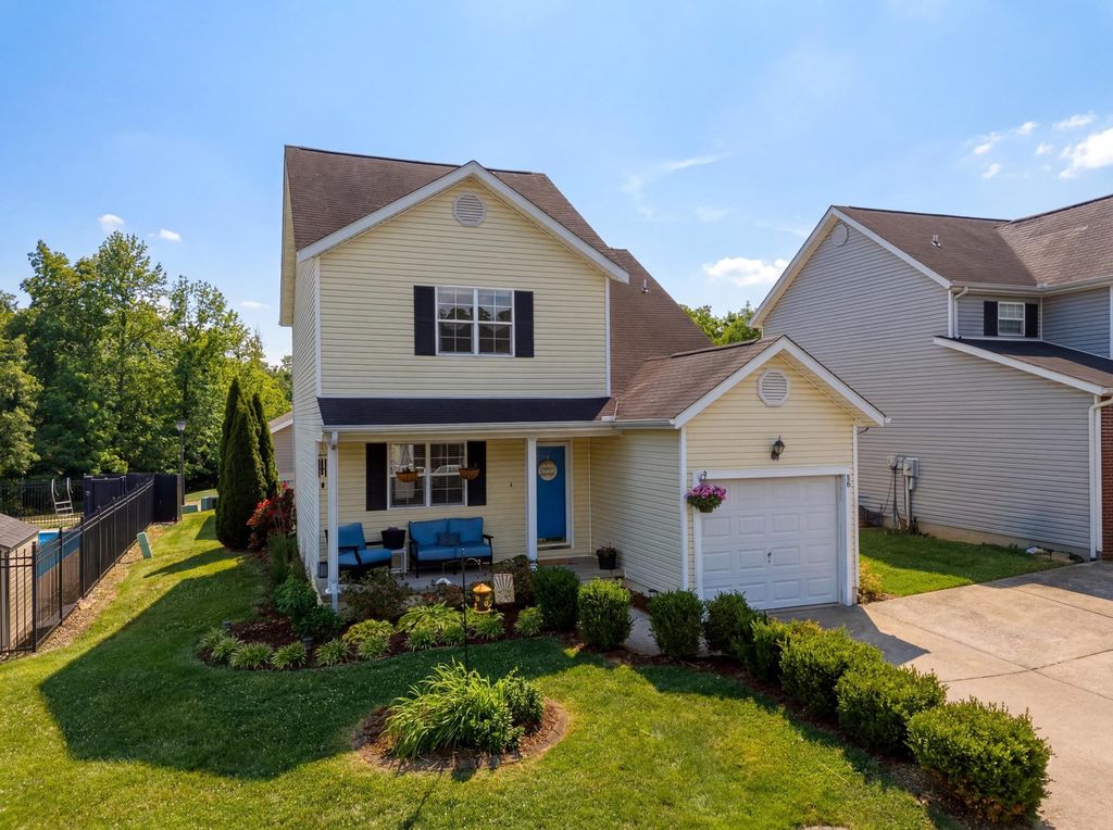 80 Palm Drive, Huntington, WV 25705