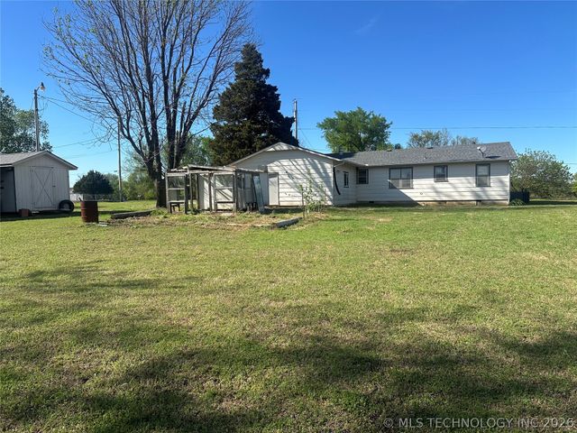 408184 Highway 266, Henryetta, OK 74437
