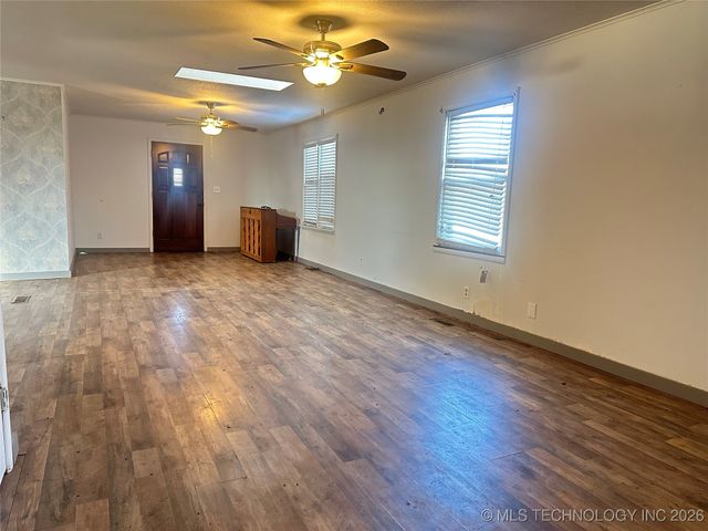 408184 Highway 266, Henryetta, OK 74437