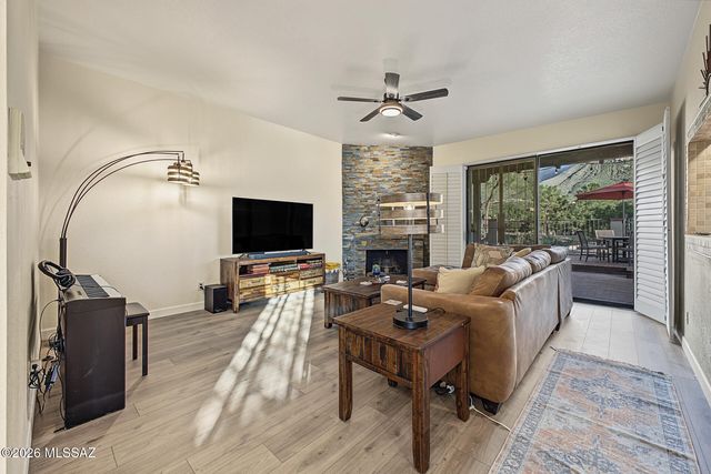 764 E Camino Diestro, Oro Valley, AZ 85704