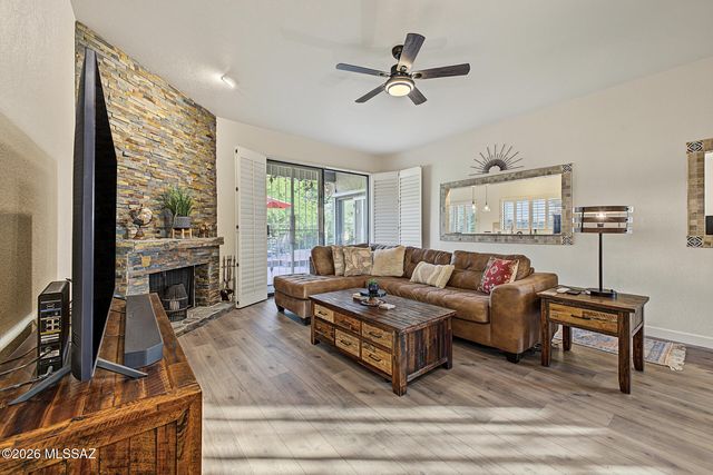 764 E Camino Diestro, Oro Valley, AZ 85704