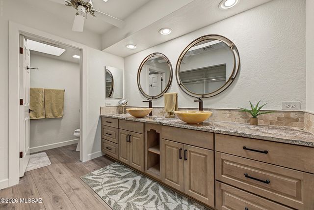 764 E Camino Diestro, Oro Valley, AZ 85704