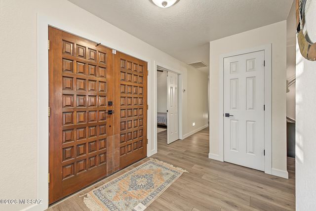 764 E Camino Diestro, Oro Valley, AZ 85704