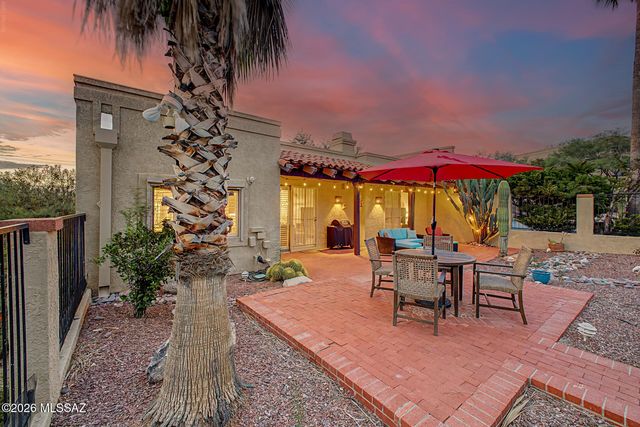 764 E Camino Diestro, Oro Valley, AZ 85704
