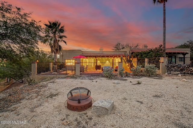 764 E Camino Diestro, Oro Valley, AZ 85704