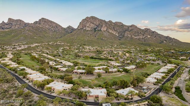 764 E Camino Diestro, Oro Valley, AZ 85704
