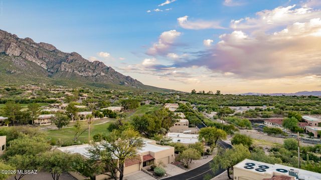 764 E Camino Diestro, Oro Valley, AZ 85704