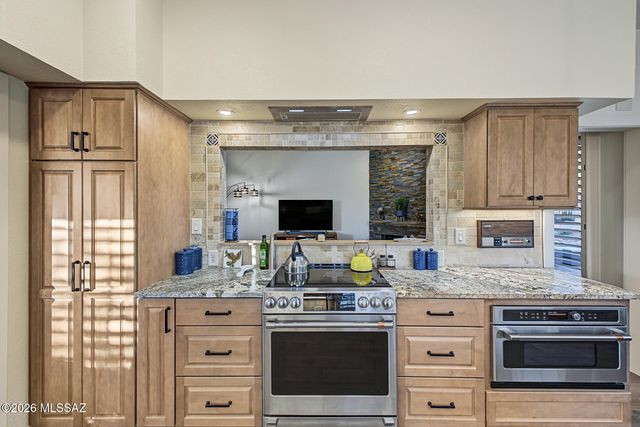 764 E Camino Diestro, Oro Valley, AZ 85704
