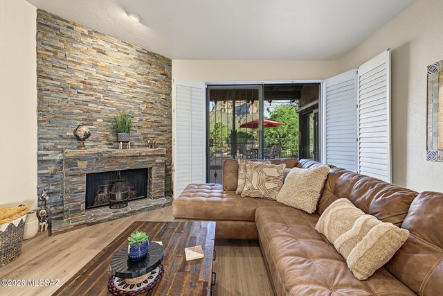 764 E Camino Diestro, Oro Valley, AZ 85704