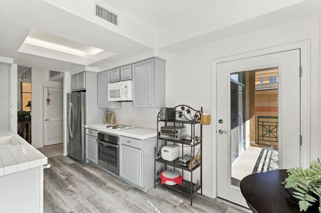 144 S 3rd Street 402, San Jose, CA 95112