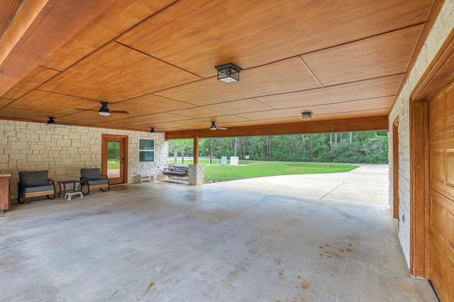 413 Barnett Lane, Livingston, TX 77351