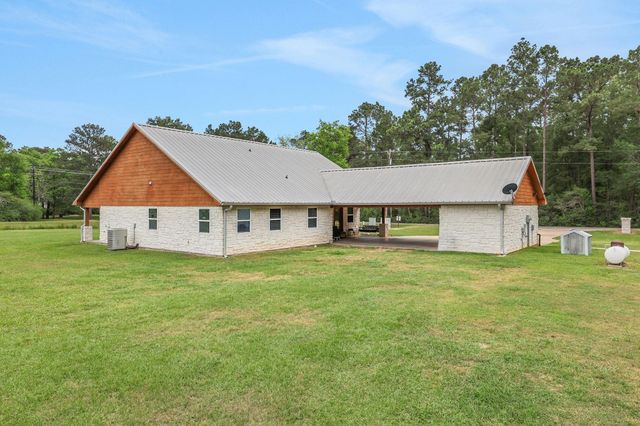 413 Barnett Lane, Livingston, TX 77351