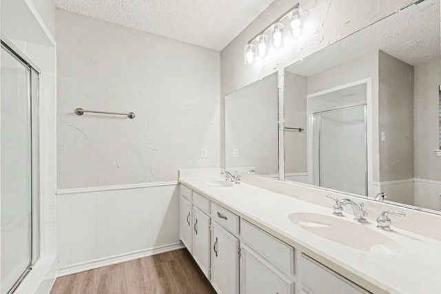 4900 Ridgeline Drive, Arlington, TX 76017