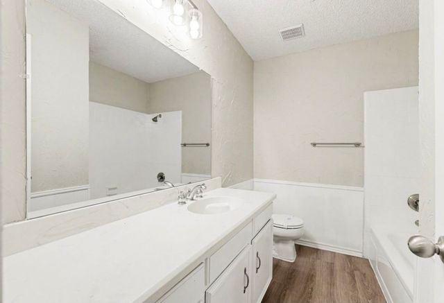 4900 Ridgeline Drive, Arlington, TX 76017