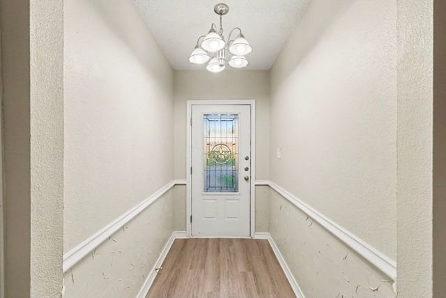 4900 Ridgeline Drive, Arlington, TX 76017