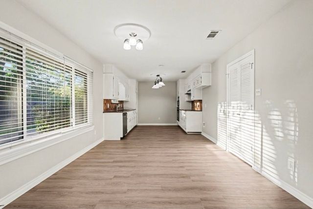 4900 Ridgeline Drive, Arlington, TX 76017