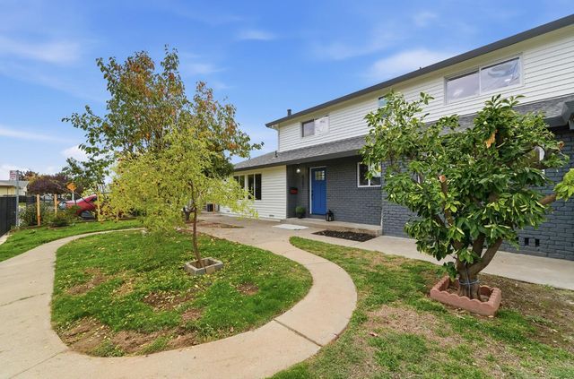 6787 9th Ave, Sacramento, CA 95820