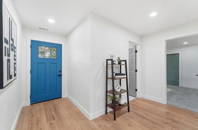 6787 9th Ave, Sacramento, CA 95820