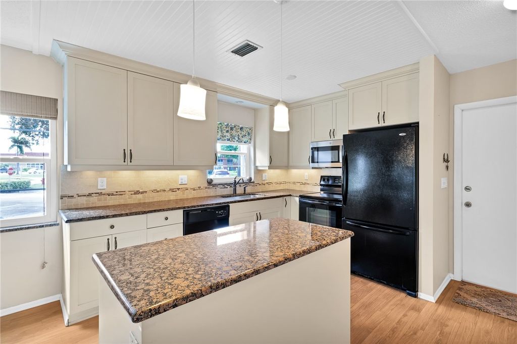 43 Woodland Drive 101, Vero Beach, FL 32962