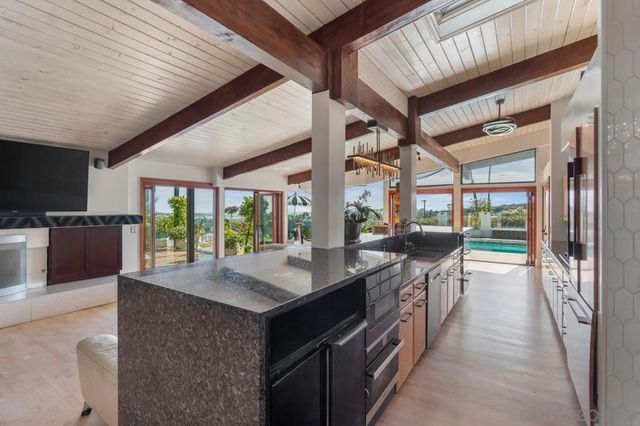 2402 Alto Cerro Circle, San Diego, CA 92109