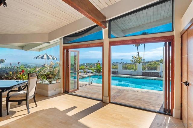 2402 Alto Cerro Circle, San Diego, CA 92109