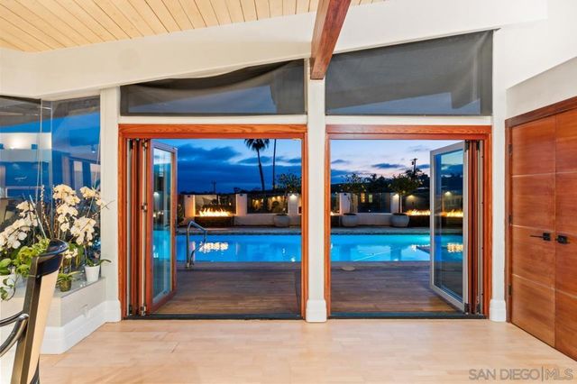 2402 Alto Cerro Circle, San Diego, CA 92109