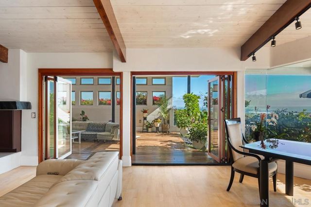 2402 Alto Cerro Circle, San Diego, CA 92109