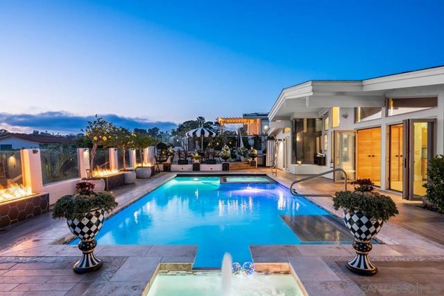 2402 Alto Cerro Circle, San Diego, CA 92109