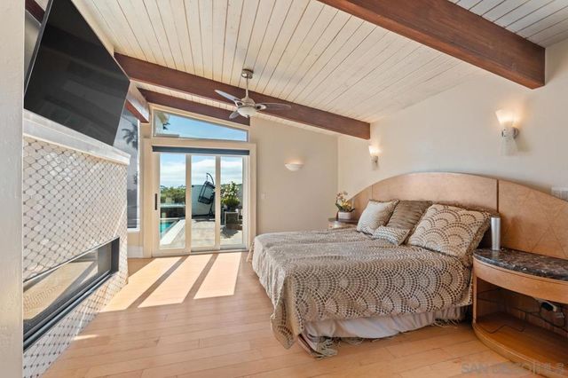 2402 Alto Cerro Circle, San Diego, CA 92109