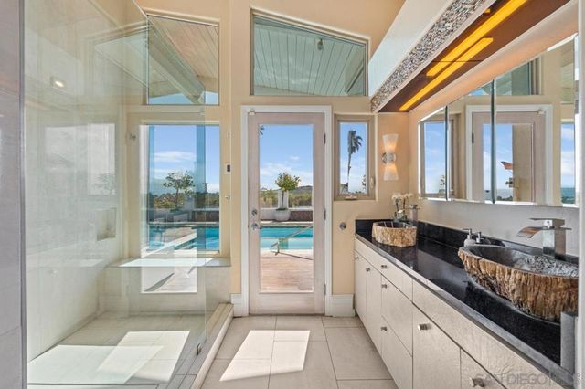 2402 Alto Cerro Circle, San Diego, CA 92109