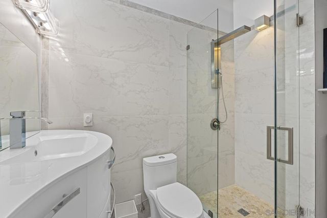 2402 Alto Cerro Circle, San Diego, CA 92109