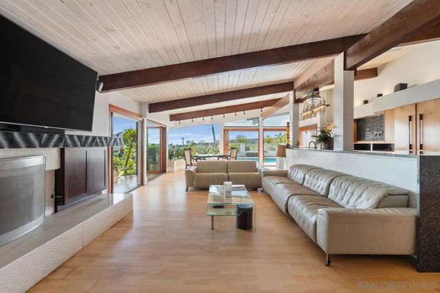 2402 Alto Cerro Circle, San Diego, CA 92109