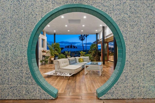2402 Alto Cerro Circle, San Diego, CA 92109