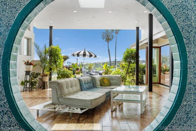 2402 Alto Cerro Circle, San Diego, CA 92109