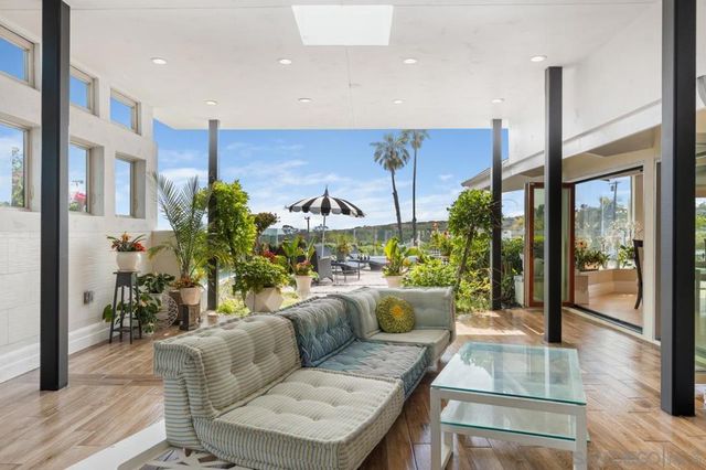 2402 Alto Cerro Circle, San Diego, CA 92109