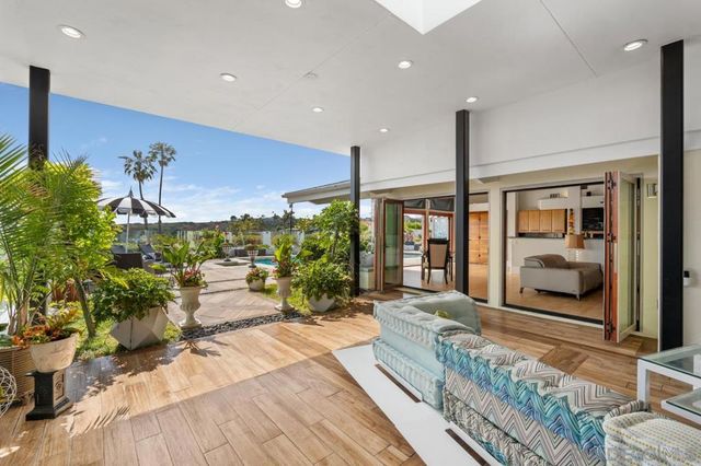 2402 Alto Cerro Circle, San Diego, CA 92109