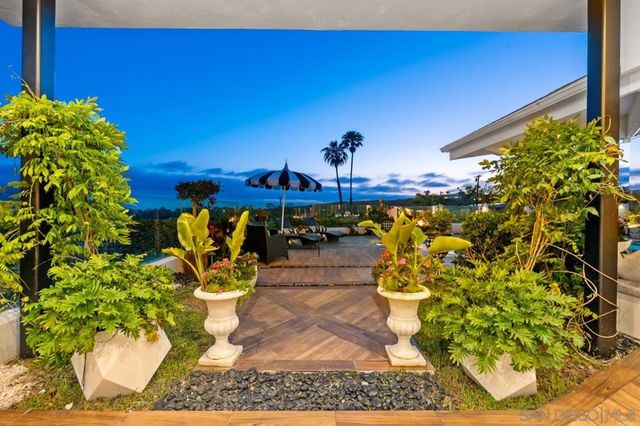2402 Alto Cerro Circle, San Diego, CA 92109
