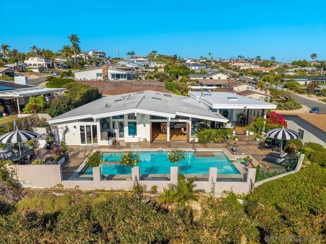 2402 Alto Cerro Circle, San Diego, CA 92109